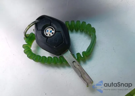 2005 BMW 325Xi z USA, uszkodzony, nr VIN WBAEU33495PR20599